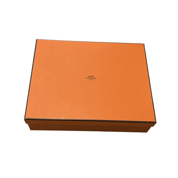 Medium Hermes Gift Box With Ribbon - Picture 1 of 7